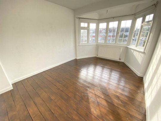 Broughton Avenue, Richmond, Surrey, TW10 - Photo 1