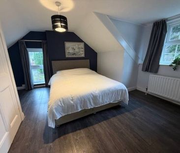 Partly Furnished 2 Bedroom End Townhouse - Photo 3