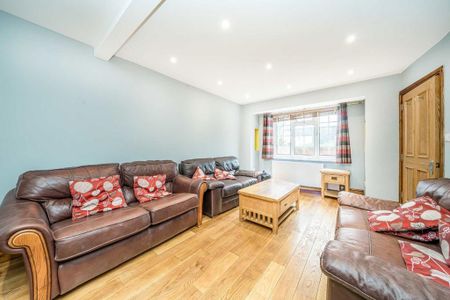 3 bedroom semi-detached house to rent - Photo 3