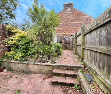 2 bedroom semi-detached house to rent - Photo 1