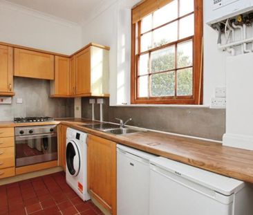 A first floor, unfurnished apartment on the popular Sydenham Hill. ... - Photo 1