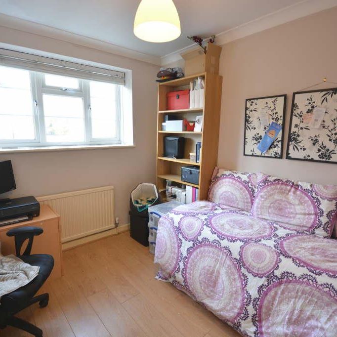 Eastway, Epsom, Surrey, KT19 8SF - Photo 1