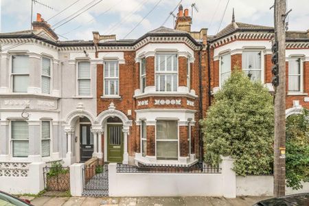 3 bedroom flat to rent - Photo 3
