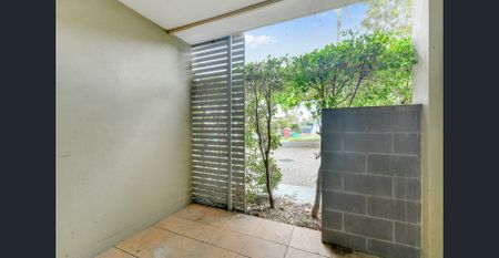 RENOVATED STUDIO IN THE HEART OF NUNDAH ( Single living only) - Photo 3