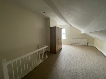 Hard Ings Road, Keighley - Photo 2