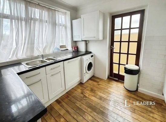 2 bedroom bungalow to rent - Photo 1