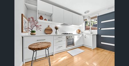 4/247 Gladstone Road, Dandenong North, Vic 3175 - Photo 5