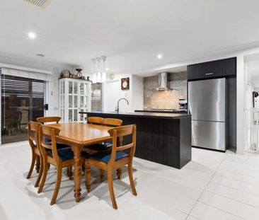 Stunning Family Home for Rent in Cranbourne West - Photo 1