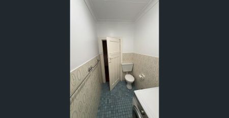 Fully Furnished-Super Convenient & Affordable 2B1B1Study! Closed to Restaurant, Bus Station, UNSW, Super Market.BOOKING INSPECTION BEFORE ARRIVAL! - Photo 3