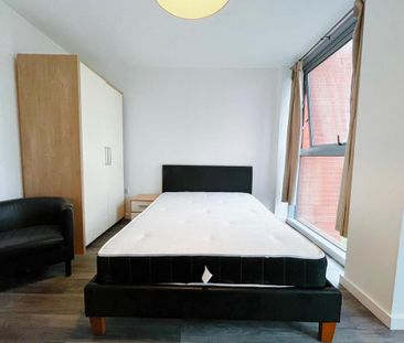 2 bedroom flat to rent - Photo 2