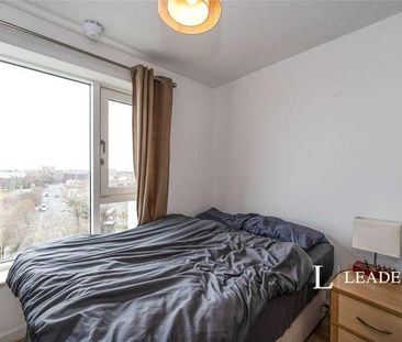 The Crescent, Gunwharf Quays, Portsmouth, Hampshire, PO1 - Photo 4