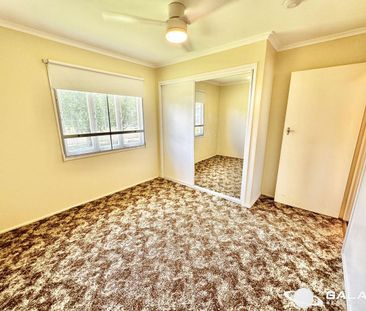 Easy to maintain - 3 bedroom home - Photo 3