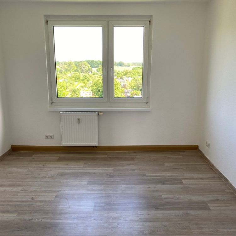 EXKLUSIVE 3-RAUMWOHNUNG mit BALKON & Einbauküche! - Foto 1