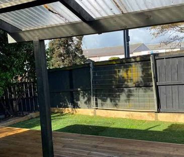 Standalone Studio Cottage with Parking - Onehunga - Photo 5
