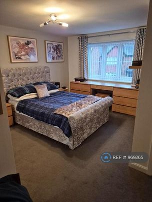 1 bedroom in a house share to rent - Photo 1