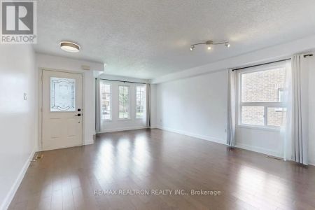 211 RED MAPLE ROAD - Photo 4