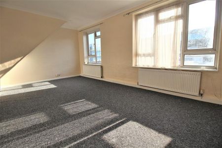 3 bedroom maisonette to rent - Photo 2