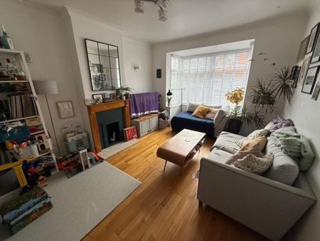 3 bedroom terraced house to rent - Photo 3