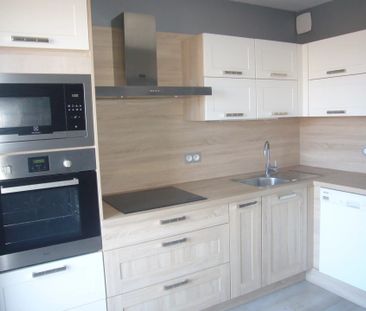 Location Appartement 5 pièces 101m² ROMANS SUR ISERE 26100 - Photo 6