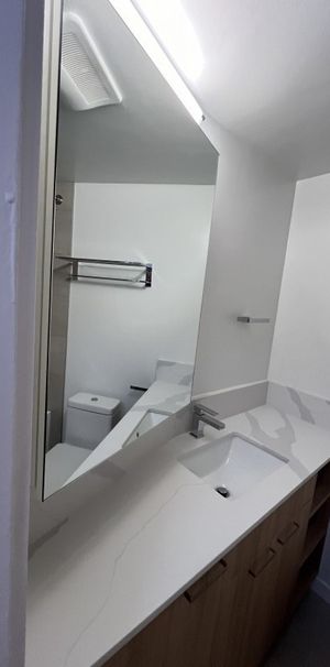 YORK HOUSE - Photo 1