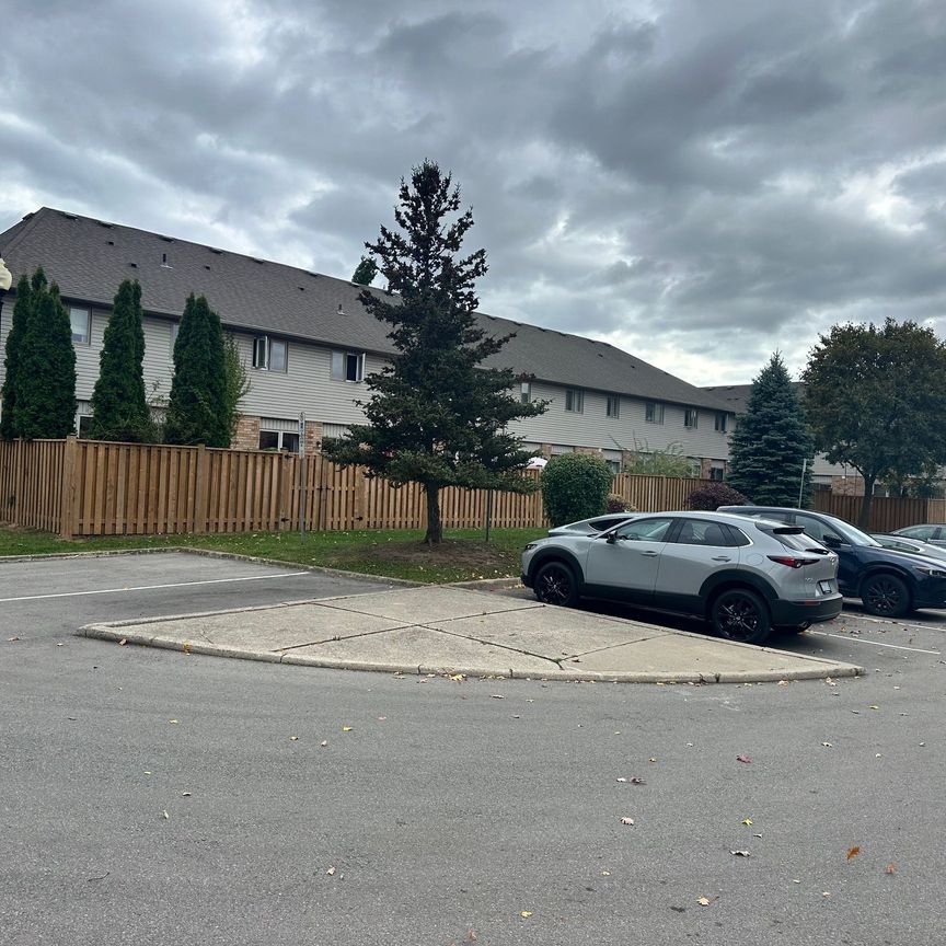 For Lease - 1283 Blanshard Drive Unit# 2, Burlington, Ontario - Photo 1