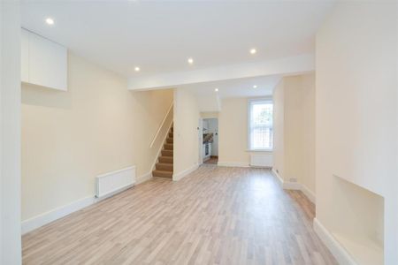 2 bedroom terraced house to rent - Photo 5