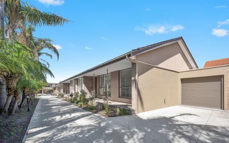 2/24 Holyrood Street, Hampton VIC 3188 - Apartment For Rent | Domain - Photo 3