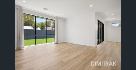 BRAND NEW 4 Bedroom City Fringe Executive Family Home - Photo 3