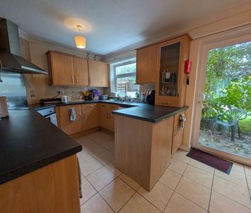 3 bedroom terraced house to rent - Photo 6