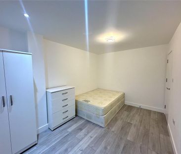 4 bedroom terraced house to rent - Photo 6