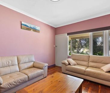 29 Simons St, Coolbellup - Photo 2