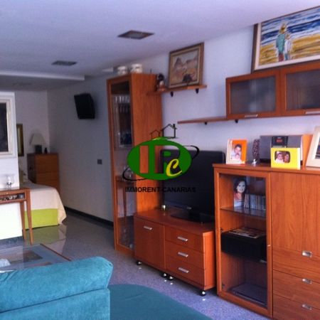 Studio apartment on 6th floor with sea views in 1st row sea - Photo 3