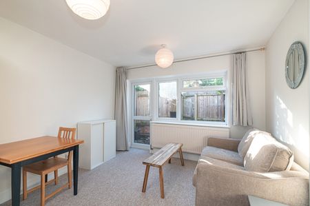 Studio Flat, Grasmere Avenue, SW19 - Photo 2