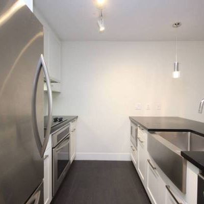 LOCATION! 1 Bd + 1 Bth - Efficient Layout @ THE BEASLEY! - Unfurnished - Photo 1