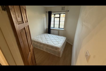 2 Bed Flat, Friern Park, N12 - Photo 4