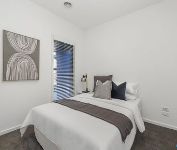 'Modern, Low Maintenance Villa that's Well Located' - For Lease - Photo 5