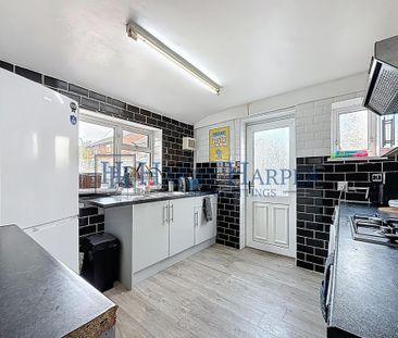 5 bedroom end of terrace house to rent - Photo 5