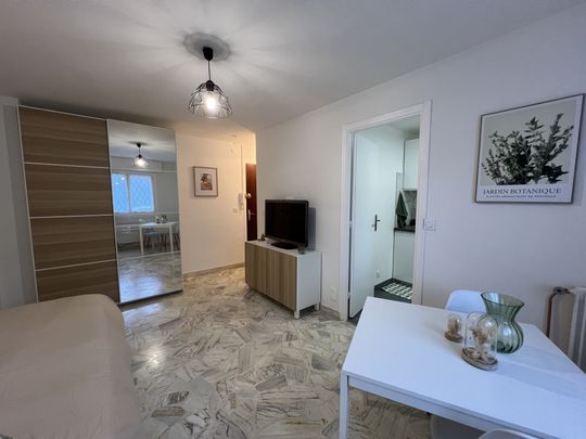 Location Appartement 1 pièce 24m² CANNES 06400 - Photo 1