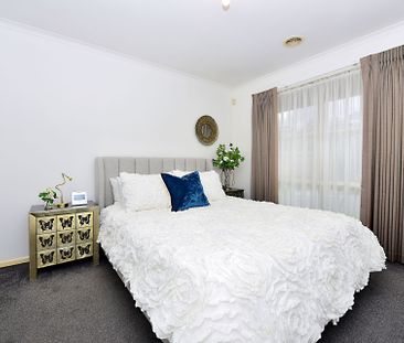 14 Kingsland Close, Dingley Village VIC 3172 - House For Rent | Domain - Photo 3
