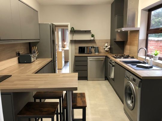 5 Bed Terraced House, Kingsway, CV2 - Photo 1