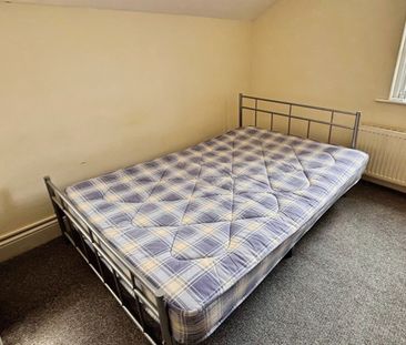 1 bedroom terraced to rent Teversal Avenue, NG7 - Photo 4