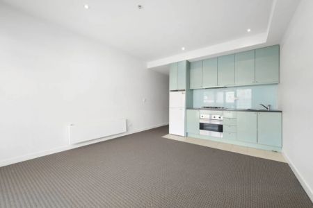 Great Value Right Next To The Vic Market! - Photo 2