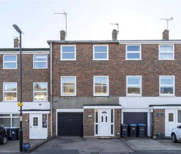 4 bedroom terraced house to rent - Photo 1