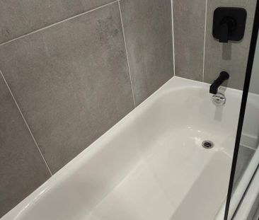 4855 Queen Mary road - Beautiful 1-bedroom apartment for rent! - Photo 1