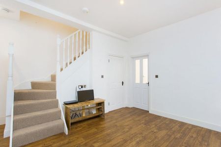 3 bedroom terraced house to rent - Photo 4