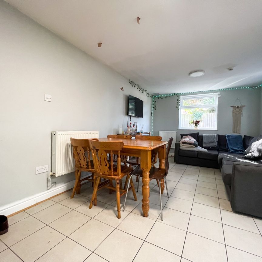 Merthyr Street, Cathays - Photo 1