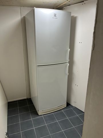 Aronsbergsvägen, Olofstorp - Photo 3