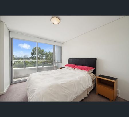 303/30 The Circus, Burswood, WA 6100 - Photo 5