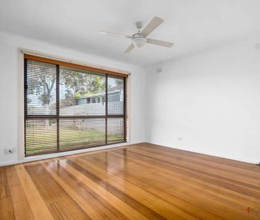 SECURE FENCING | FRESHLEY PAINTED | SPACIOUS FAMILY HOME - Photo 5