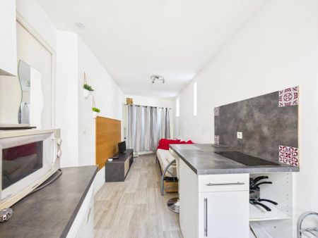 En plein centre ville près du boulevard du 14 juillet - Photo 2